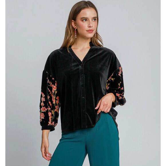 Umgee Womens Black Velour Velvet Button Floral Puff Sleeve Size Small NEW - Picture 2 of 3